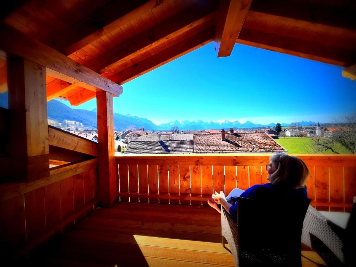 2023 NEU erbaute Ferienwohnung Lory mit Schlossblick in ruhiger Lage Halblech Exterior foto