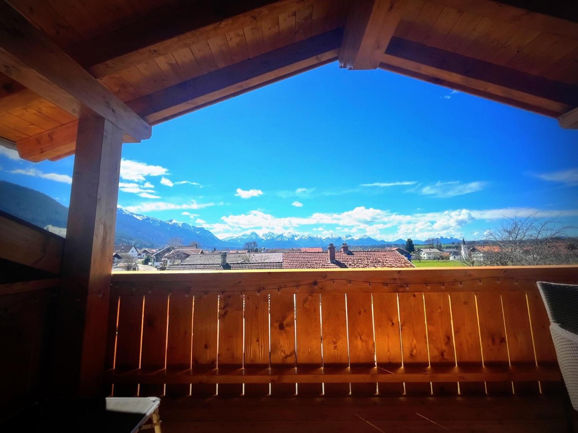 2023 NEU erbaute Ferienwohnung Lory mit Schlossblick in ruhiger Lage Halblech Exterior foto