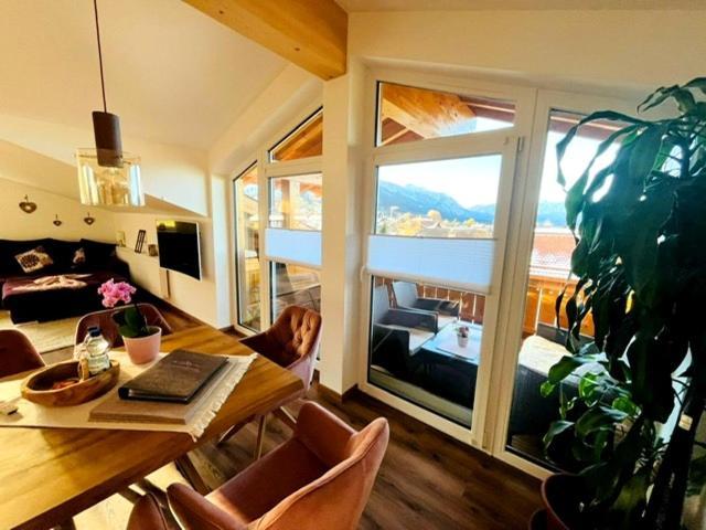 2023 NEU erbaute Ferienwohnung Lory mit Schlossblick in ruhiger Lage Halblech Exterior foto